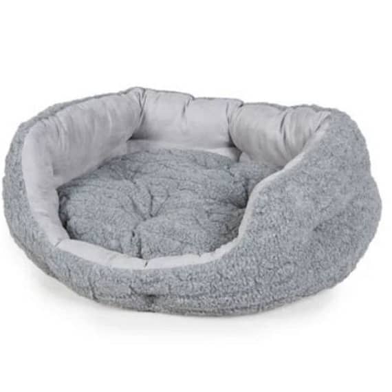 Danish Design Bobble Deluxe Slumber Dog Bed – Pewter, 101Cm Beds & Cushions "BAE" Charm Bracelet